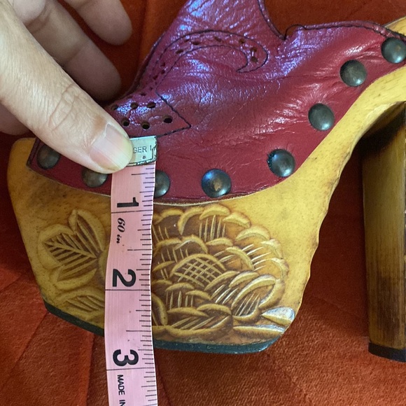 RELISTED  Vintage studded platform clogs - Picture 16 of 16